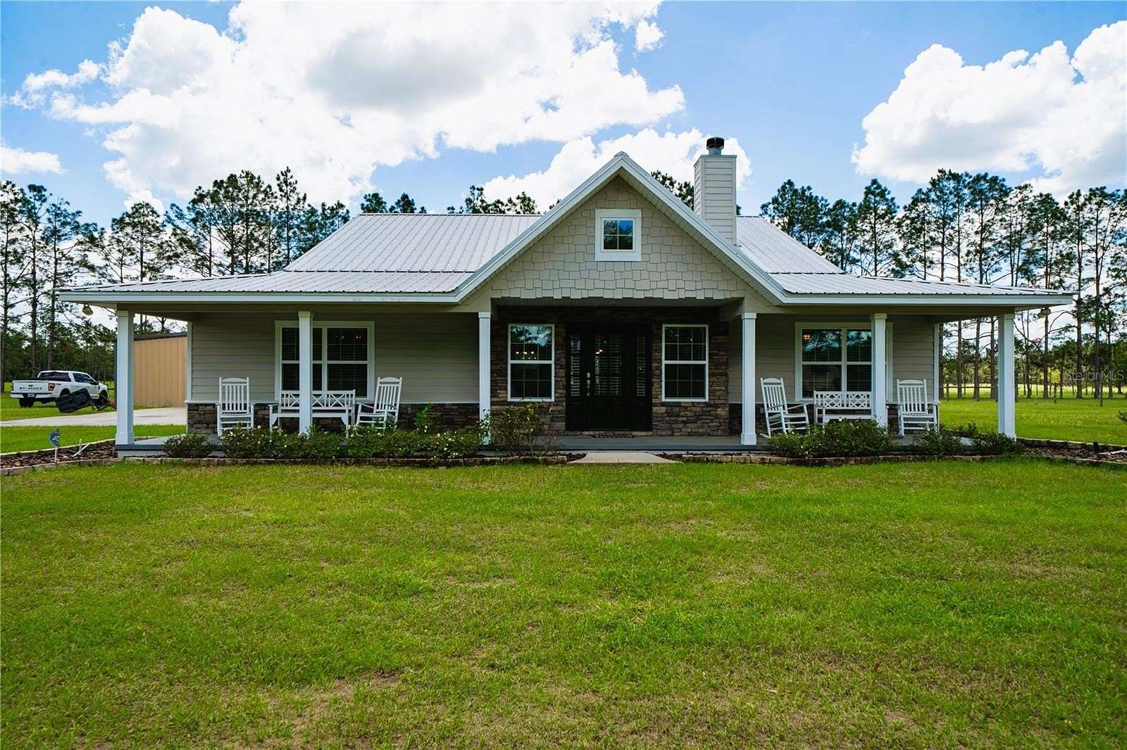 391 Acres of Land with Home for Sale in Fort White, Florida
