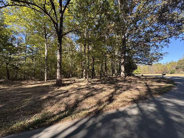 4.43 Acres of Residential Land for Sale in Charlotte, Tennessee