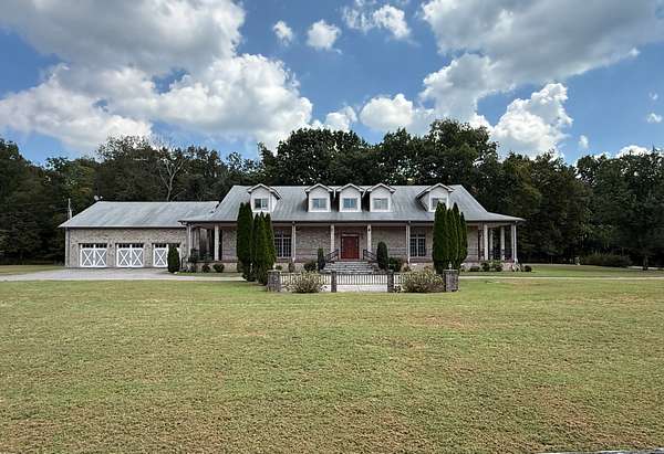 18.4 Acres of Land with Home for Sale in Mount Juliet, Tennessee