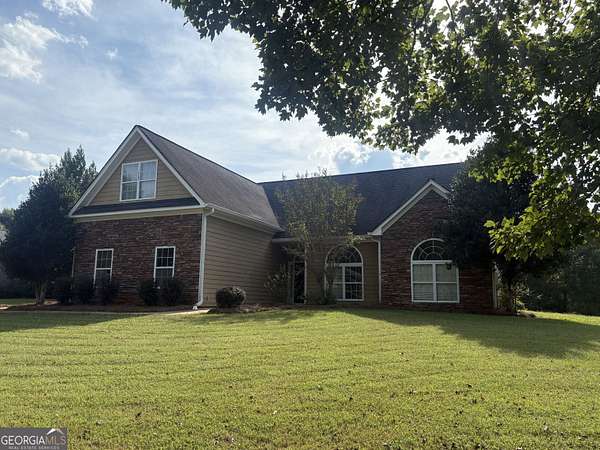 1.56 Acres of Land with Home for Lease in Madison, Georgia