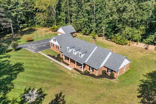 7 Acres of Land with Home for Sale in Manchester, Tennessee