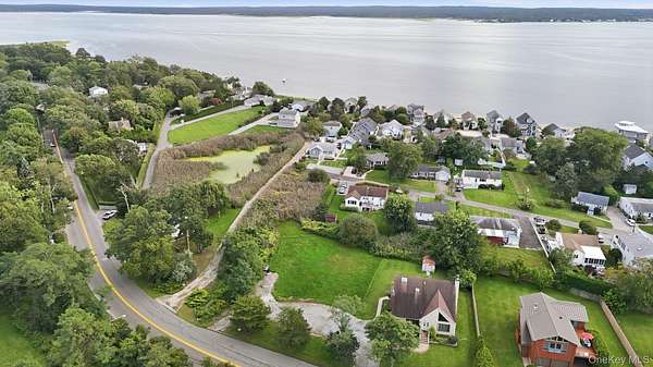 0.44 Acres of Residential Land for Sale in Aquebogue, New York