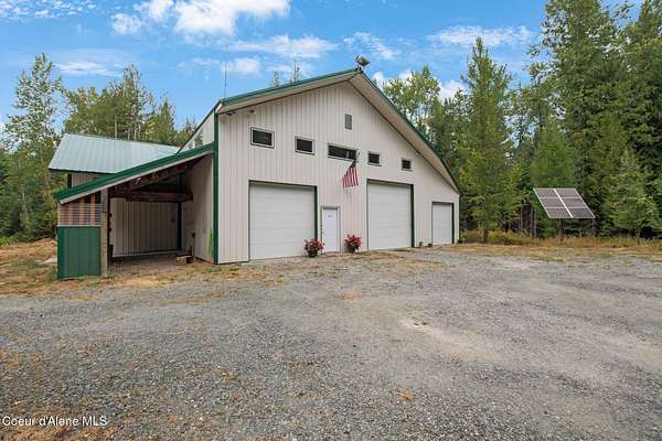 10 Acres of Land with Home for Sale in Sandpoint, Idaho