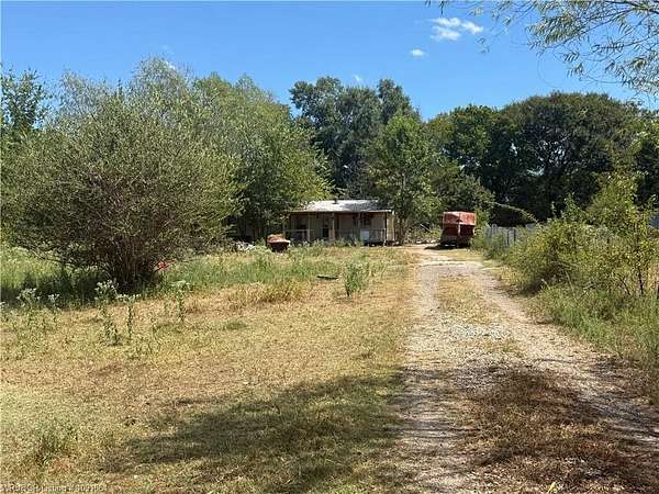 1.39 Acres of Residential Land for Sale in Sallisaw, Oklahoma