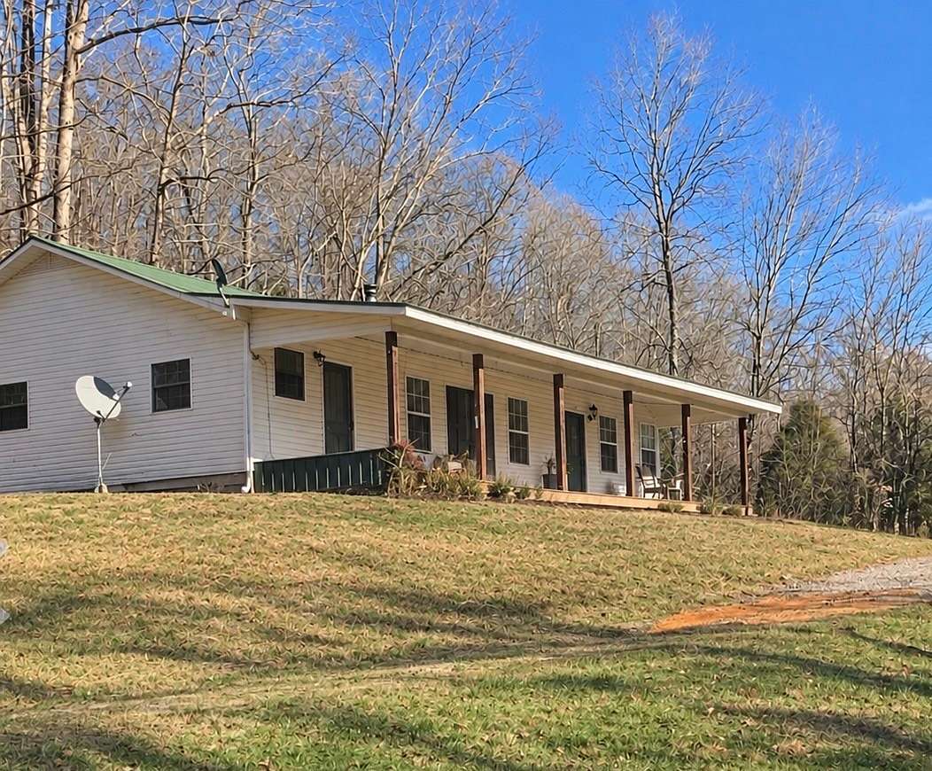 16.6 Acres of Land with Home for Sale in Centerville, Tennessee