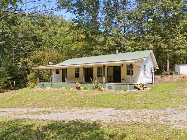 16.6 Acres of Land with Home for Sale in Centerville, Tennessee