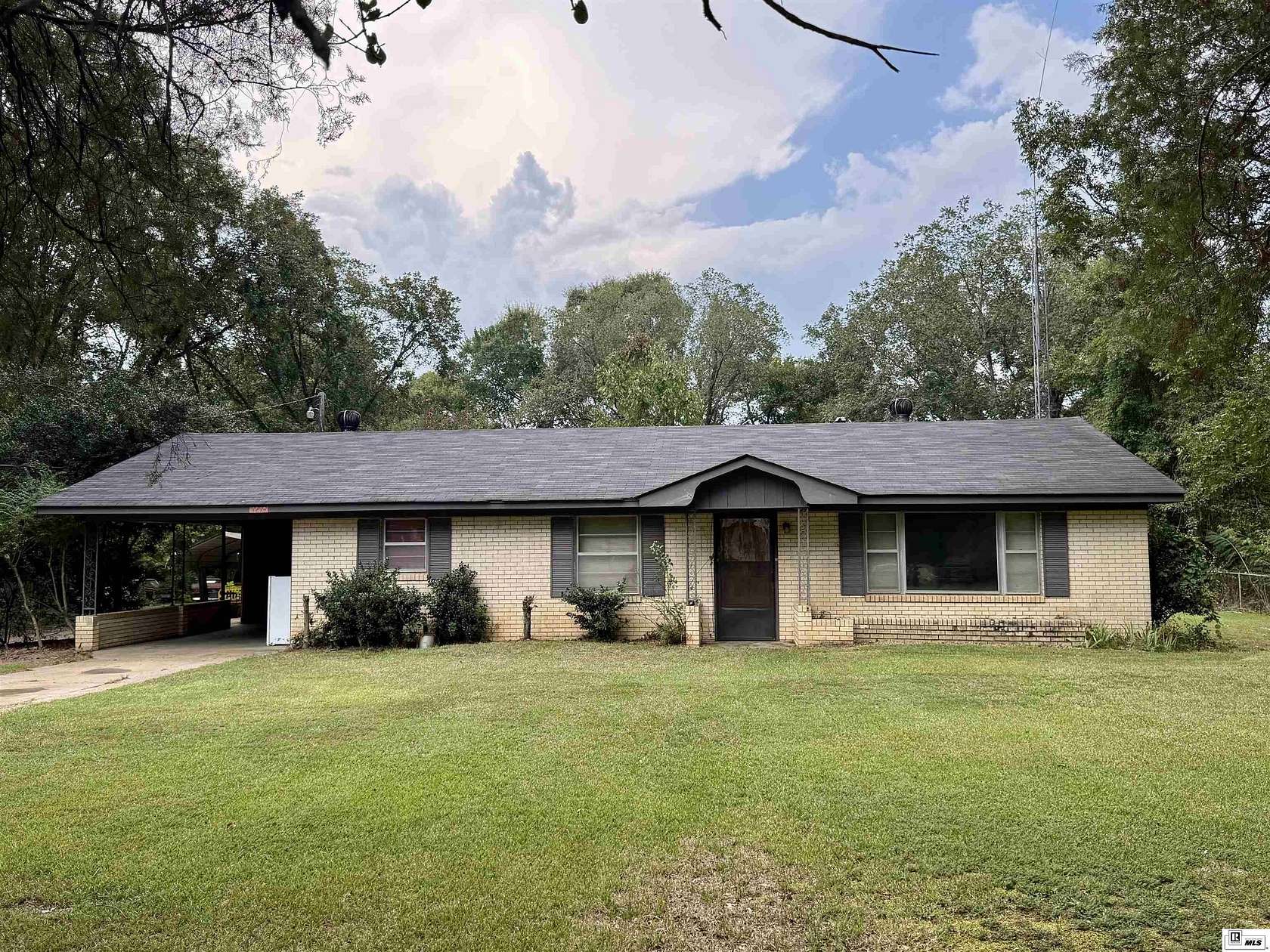 Land with Home for Sale in Bastrop, Louisiana