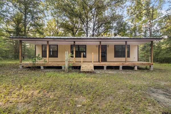 14 Acres of Recreational Land with Home for Sale in Grapeland, Texas