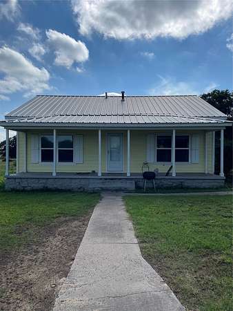 9 Acres of Land with Home for Lease in Weatherford, Texas