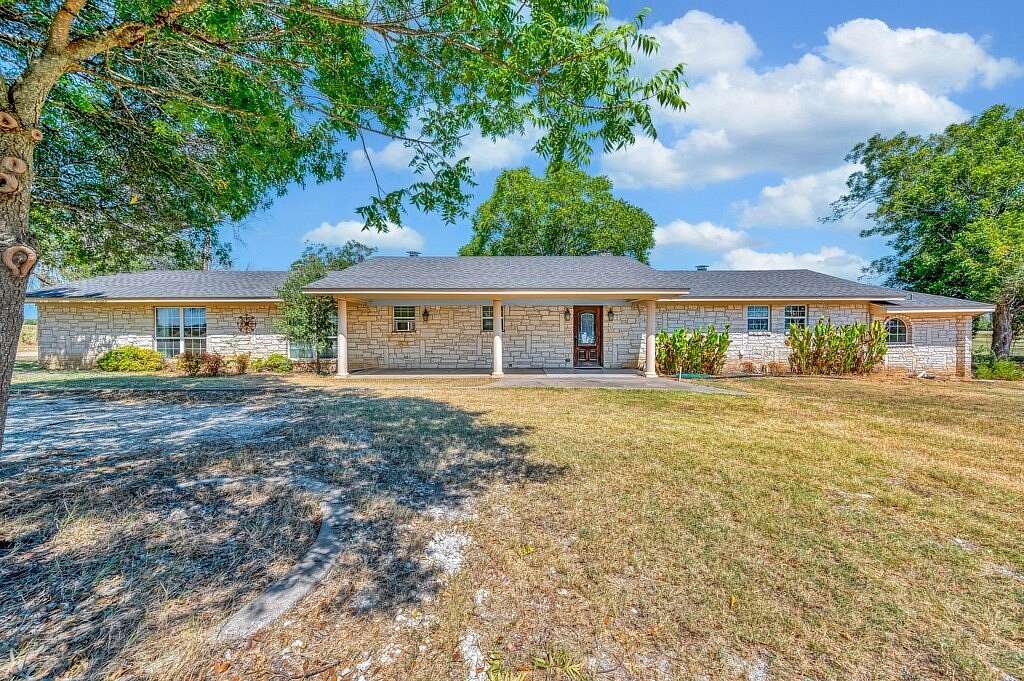 28 Acres of Agricultural Land with Home for Sale in China Spring, Texas