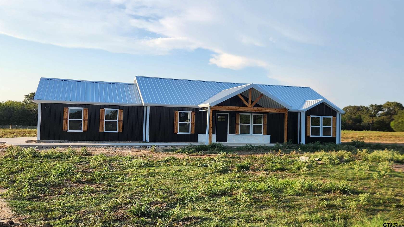 5.3 Acres of Land with Home for Sale in Athens, Texas