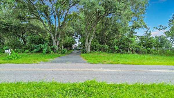 10 Acres of Residential Land for Sale in Morriston, Florida