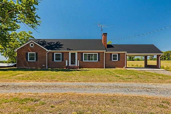 1.65 Acres of Land with Home for Sale in Buffalo Junction, Virginia