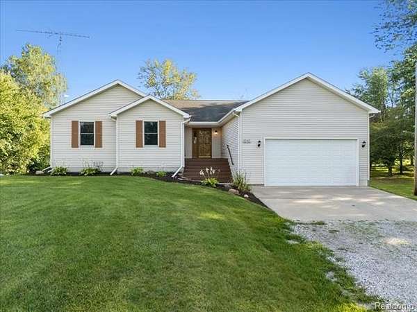1.5 Acres of Land with Home for Sale in Cohoctah Township, Michigan