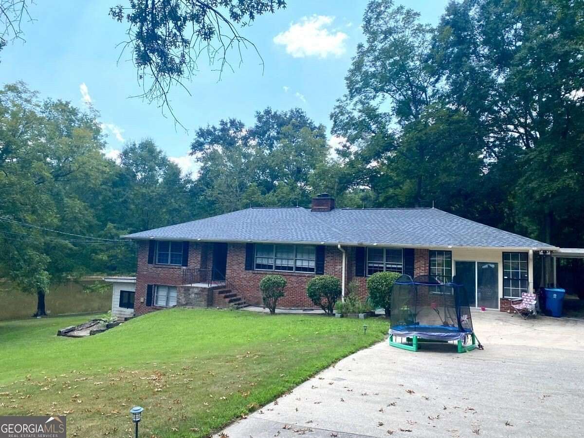 5.37 Acres of Land with Home for Sale in Lawrenceville, Georgia