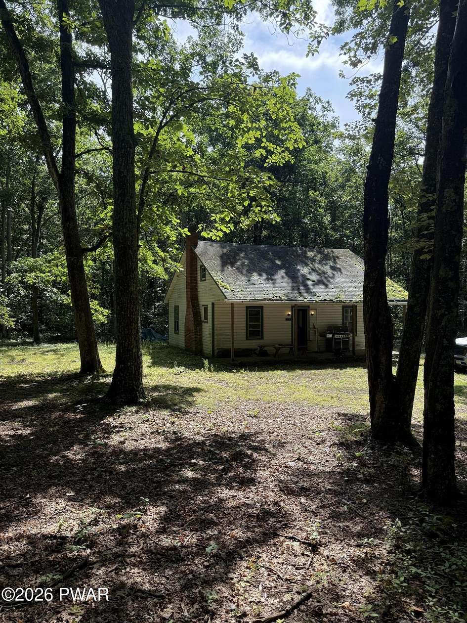 Land with Home for Sale in Dingmans Ferry, Pennsylvania