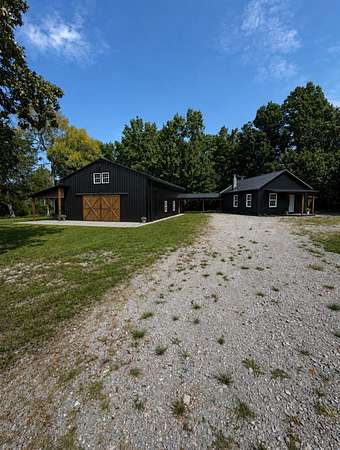 31.3 Acres of Recreational Land with Home for Sale in Shelbyville, Tennessee