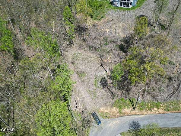 1 Acre of Residential Land for Sale in Gatlinburg, Tennessee