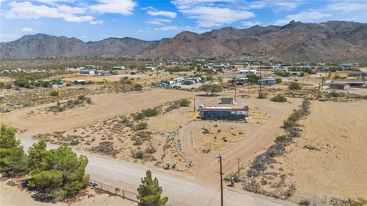 1.17 Acres of Residential Land for Sale in Golden Valley, Arizona