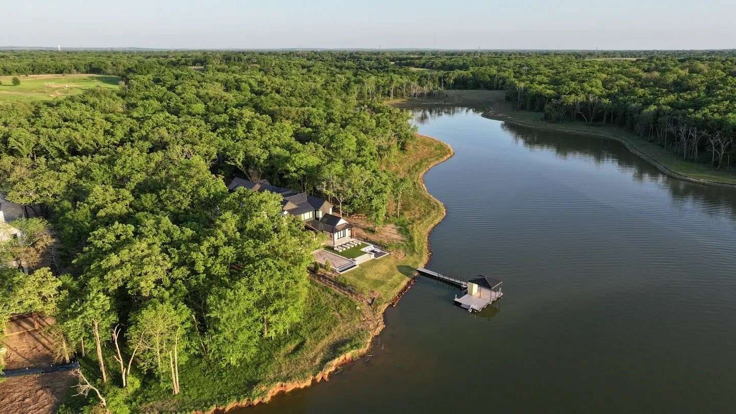 1 Acre of Residential Land for Sale in Log Cabin, Texas