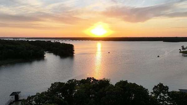 1 Acre of Residential Land for Sale in Log Cabin, Texas
