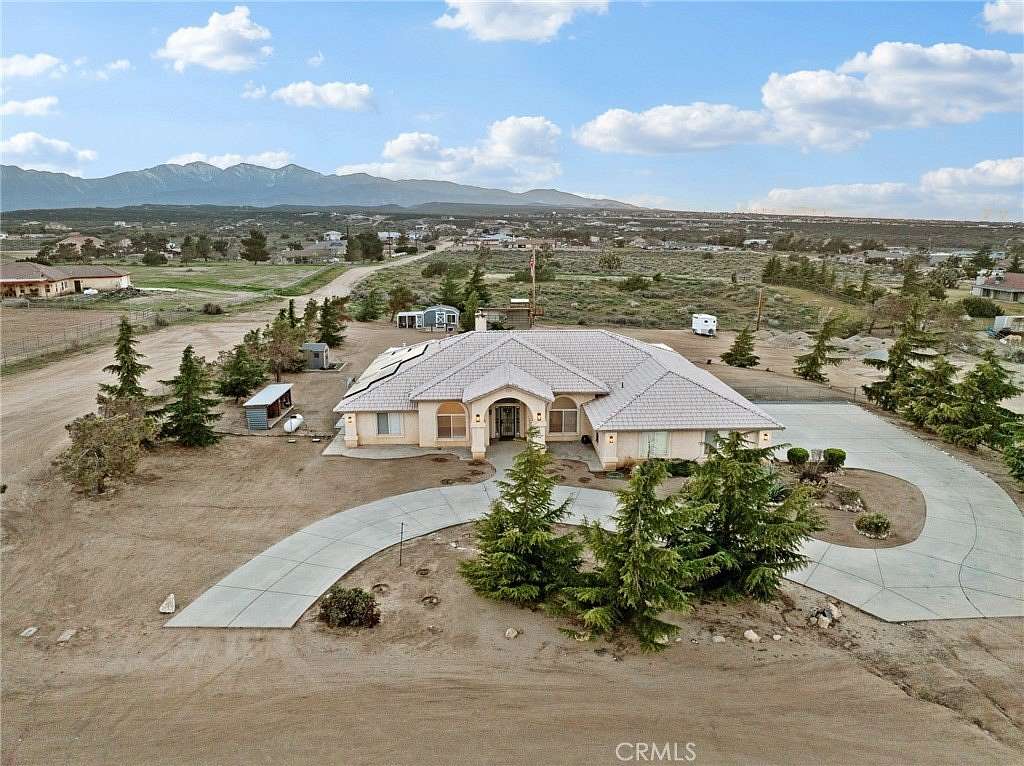 2 Acres of Land with Home for Lease in Oak Hills, California
