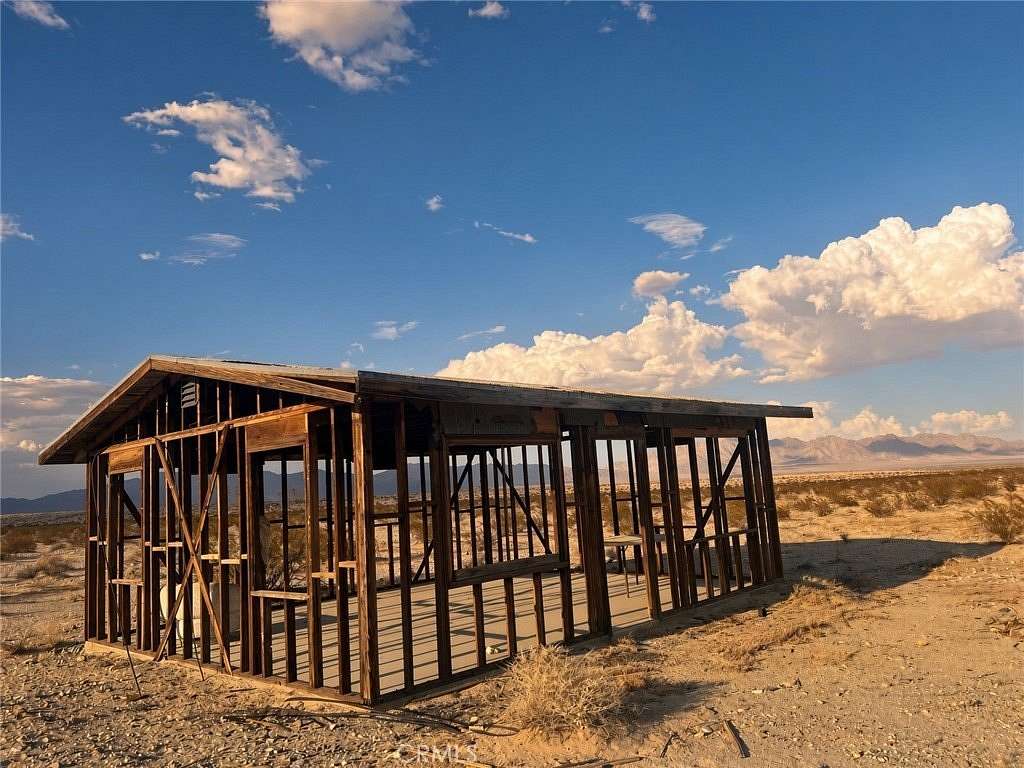 5 Acres of Improved Residential Land for Sale in Twentynine Palms, California