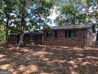 5 Acres of Land with Home for Lease in Statham, Georgia