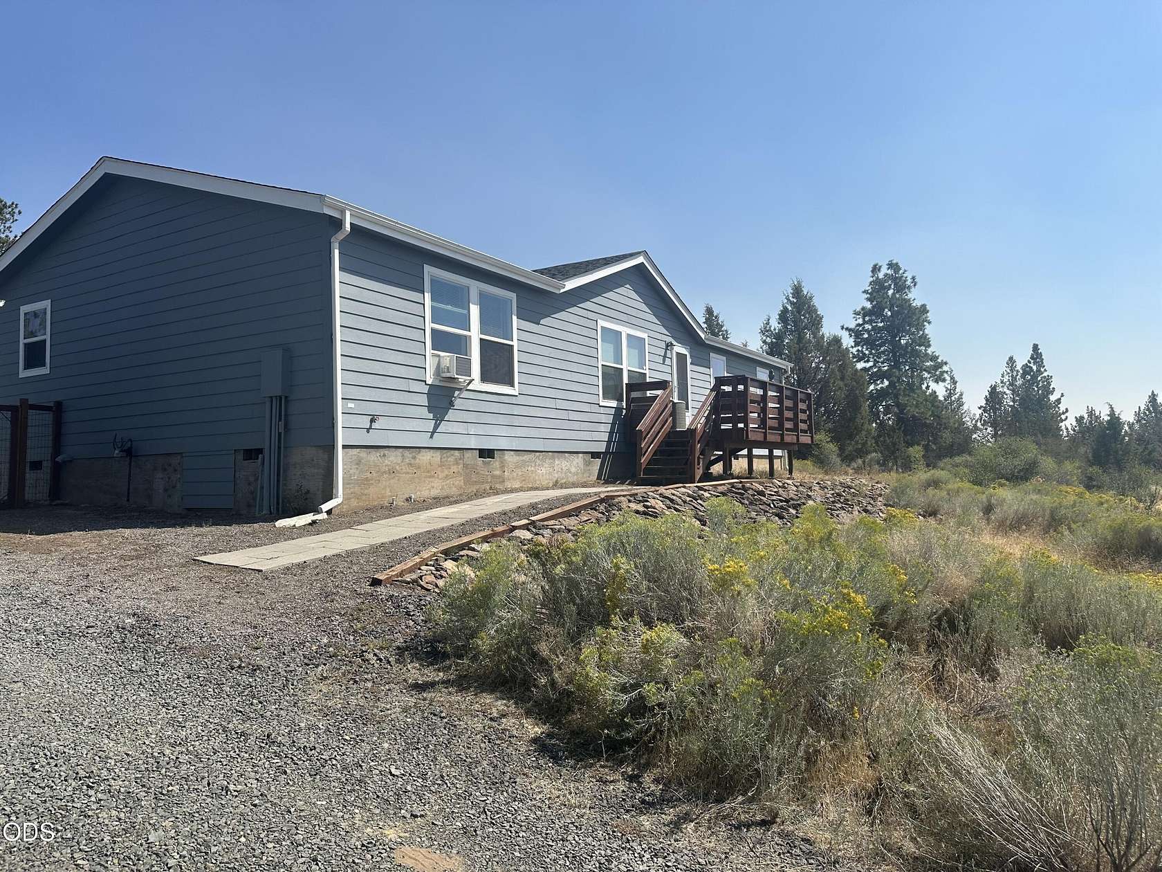 7.72 Acres of Land with Home for Sale in Bonanza, Oregon