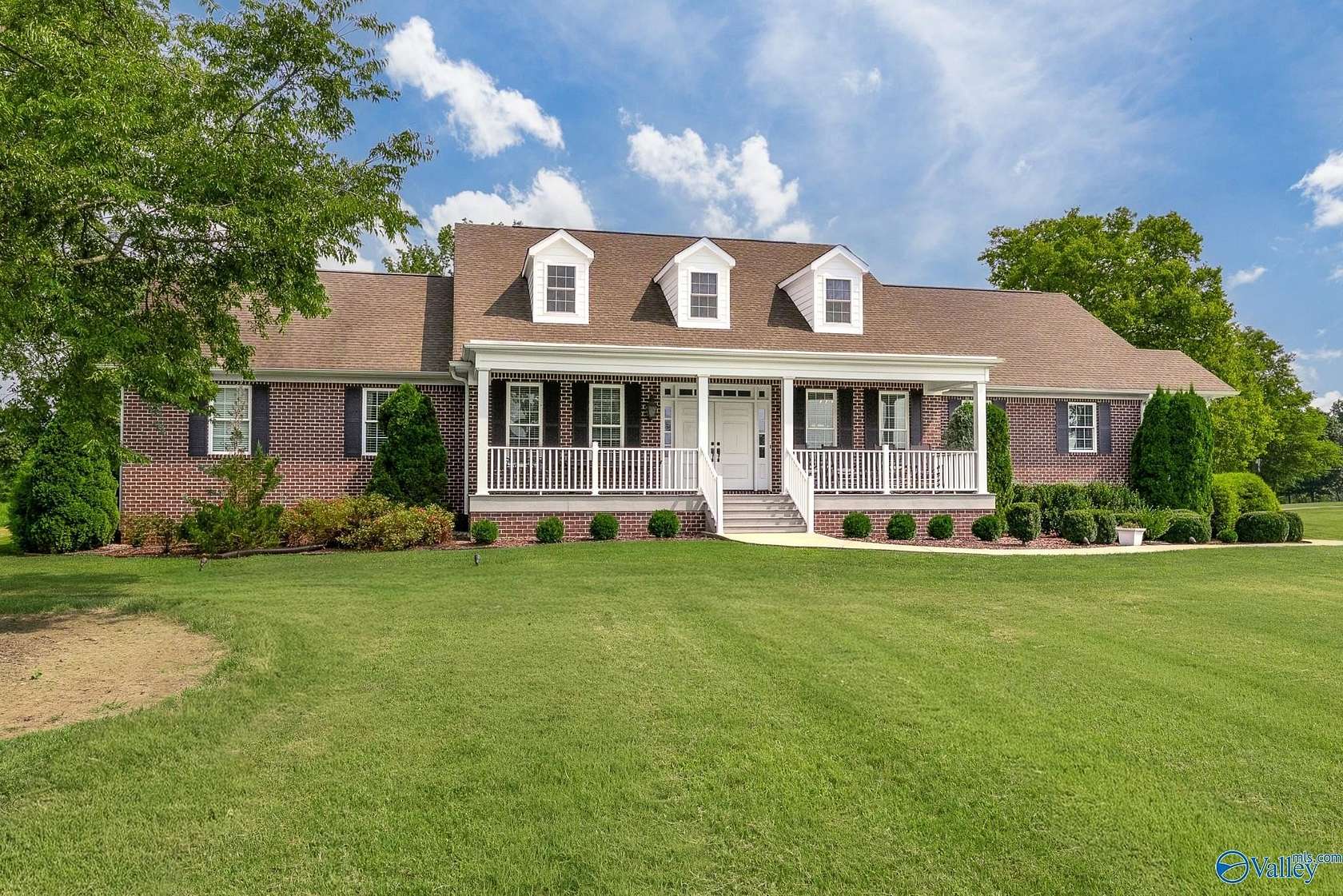 8.72 Acres of Land with Home for Sale in Fayetteville, Tennessee