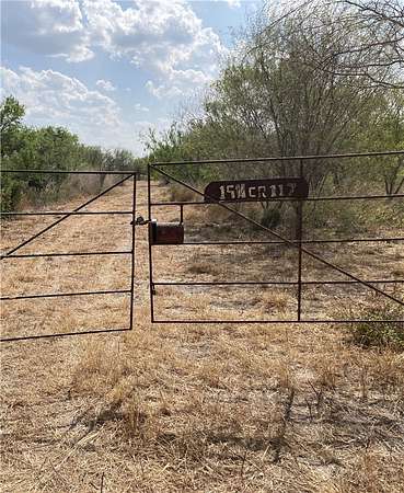 150 Acres of Land with Home for Sale in San Diego, Texas