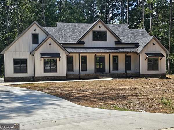 3.2 Acres of Land with Home for Lease in Chattahoochee Hills, Georgia