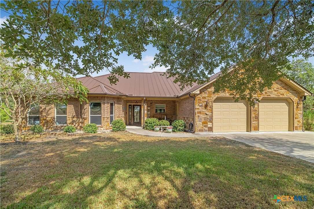 2.33 Acres of Land with Home for Sale in Victoria, Texas