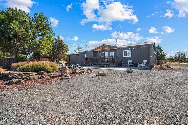 1.6 Acres of Land with Home for Sale in Terrebonne, Oregon
