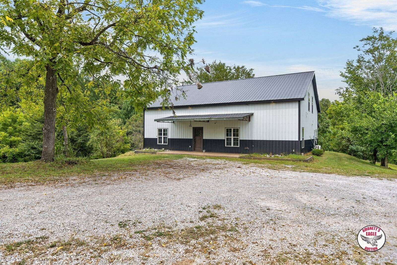 16.4 Acres of Recreational Land with Home for Sale in Byrdstown, Tennessee