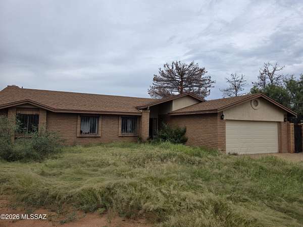 1.64 Acres of Land with Home for Sale in Sierra Vista, Arizona