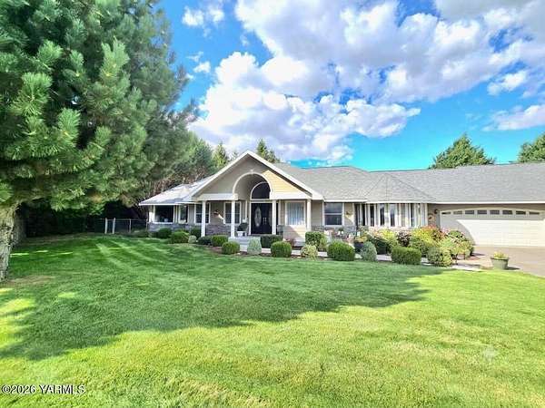 2.45 Acres of Land with Home for Sale in Selah, Washington
