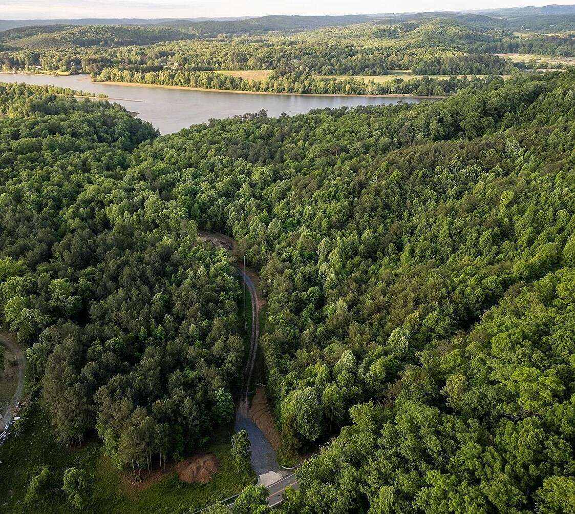 19 Acres of Recreational & Residential Land for Sale in Decatur, Tennessee