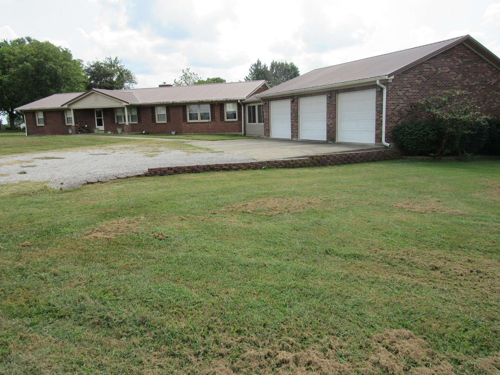14.9 Acres of Land with Home for Sale in Winchester, Kentucky