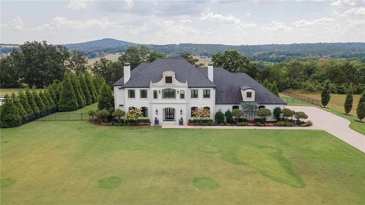 2 Acres of Land with Home for Sale in Fayetteville, Arkansas