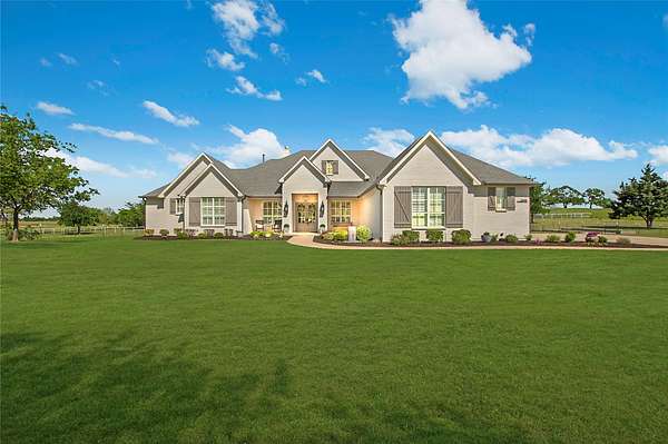 10.3 Acres of Land with Home for Sale in Cross Roads, Texas