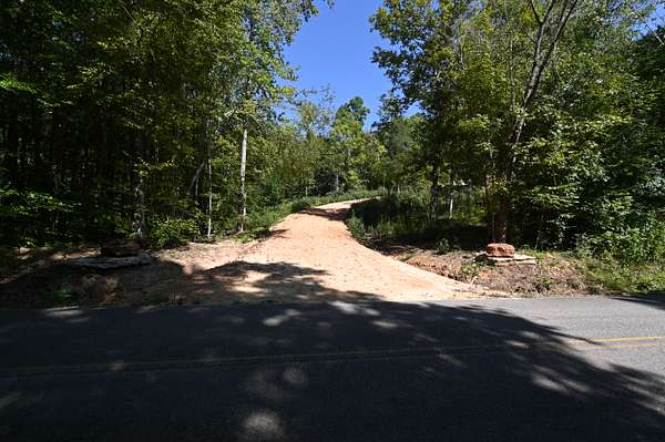 16 Acres of Land for Sale in Linden, Tennessee
