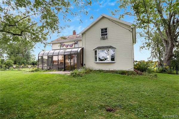 28.4 Acres of Land with Home for Lease in Lancaster, New York