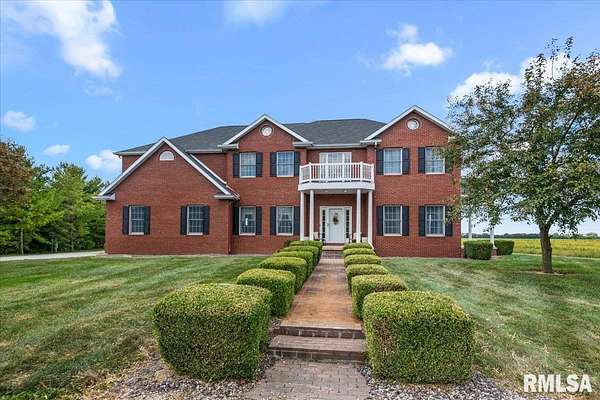 5 Acres of Land with Home for Sale in Auburn, Illinois