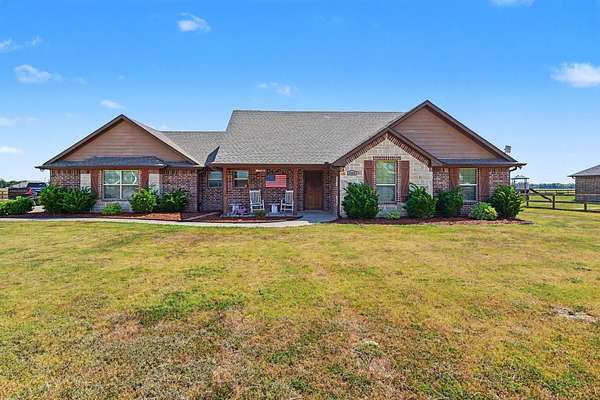 1.5 Acres of Land with Home for Sale in Caddo Mills, Texas