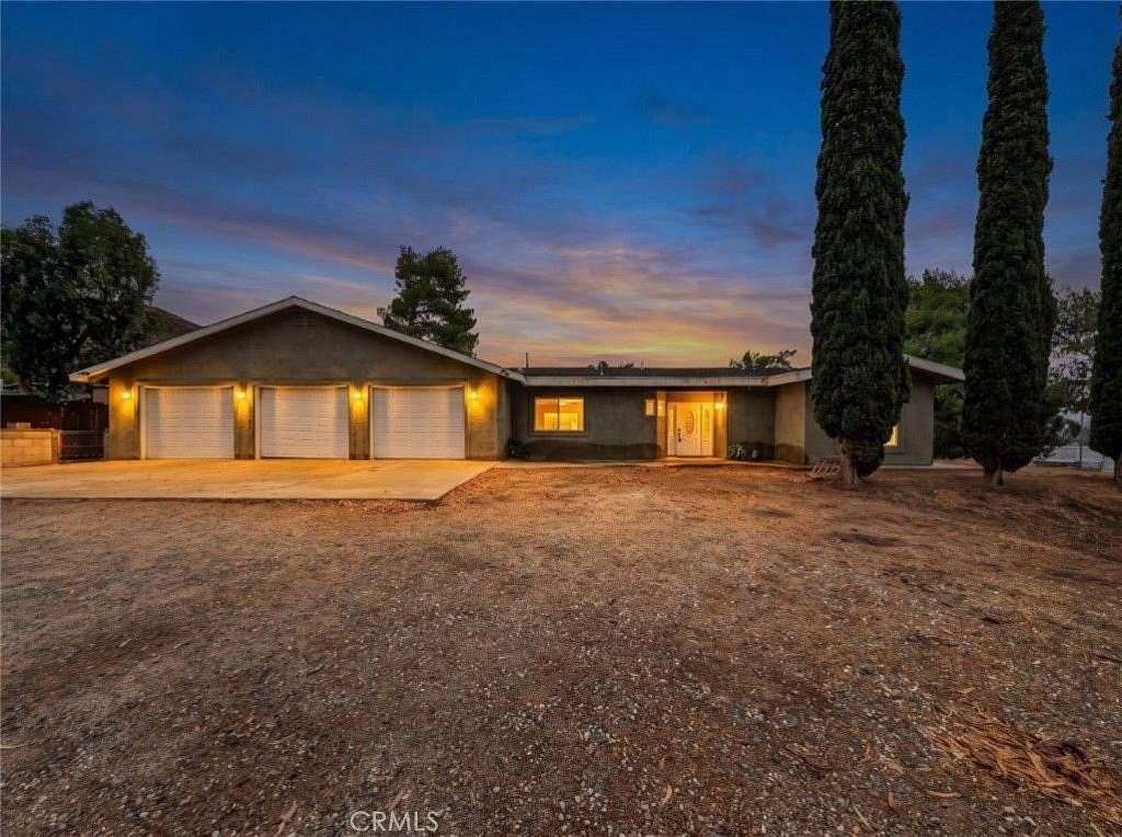 2.5 Acres of Land with Home for Sale in Acton, California