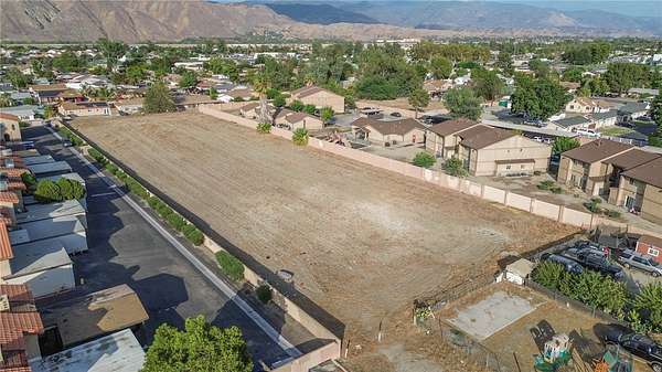 1.72 Acres of Mixed-Use Land for Sale in San Jacinto, California