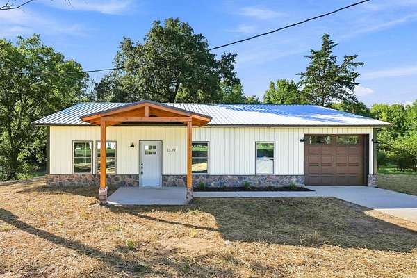 2.13 Acres of Land with Home for Sale in Mount Vernon, Arkansas