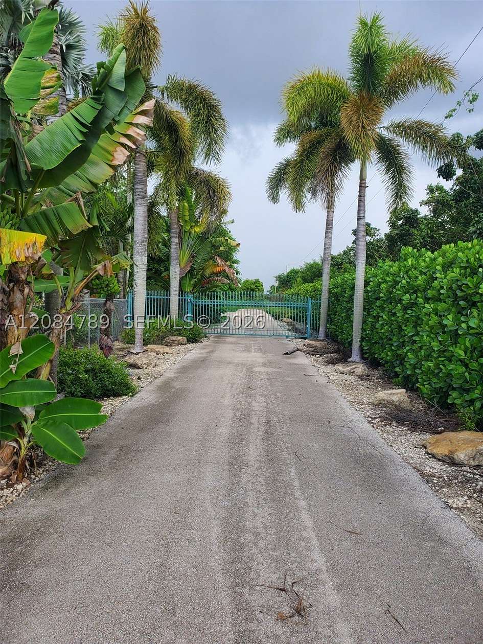 5 Acres of Land with Home for Lease in Homestead, Florida