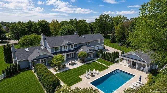 1.6 Acres of Land with Home for Sale in Bloomfield Hills, Michigan